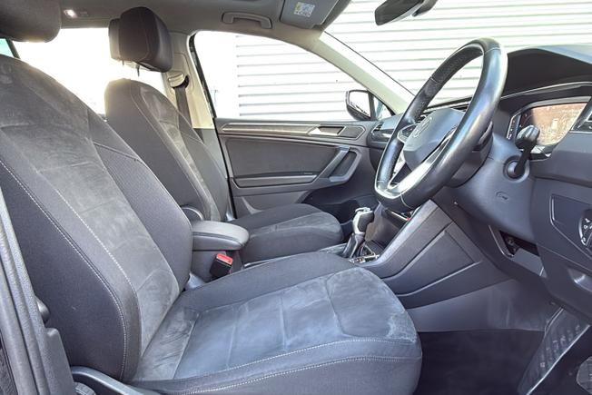 VOLKSWAGEN Tiguan Photo 39