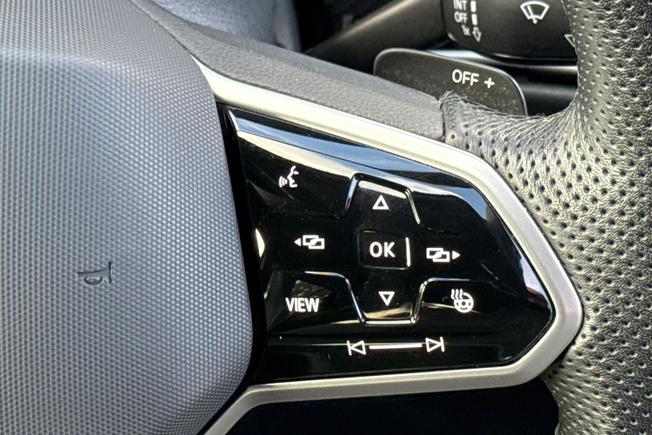 VOLKSWAGEN Golf Photo 17