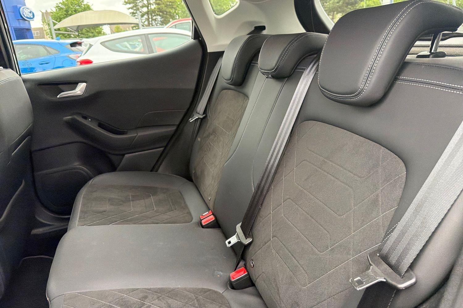 Ford FIESTA Photo 19