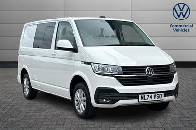 2024 VOLKSWAGEN Transporter 2.0 TDI T30 Highline Kombi Double Cab 5dr Diesel DSG FWD SWB Euro 6 (s/s) (150 ps) at JCT600