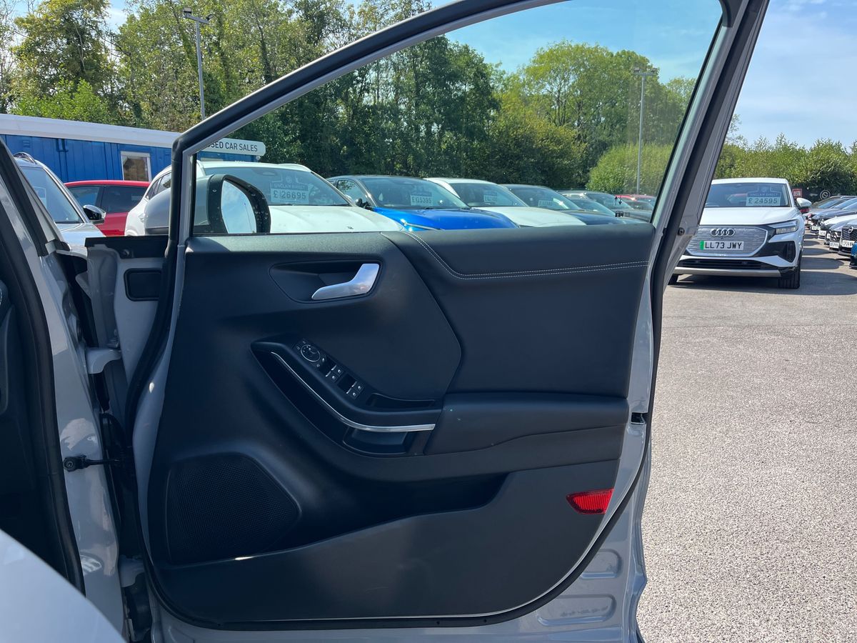 Ford Puma Photo 39