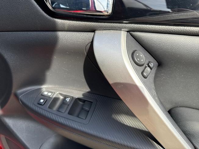 MITSUBISHI Eclipse Cross Photo 29