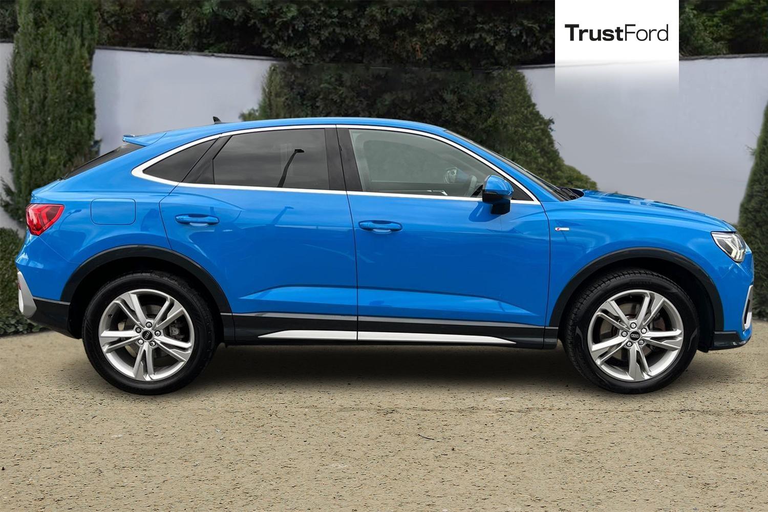 Audi Q3 Photo 2