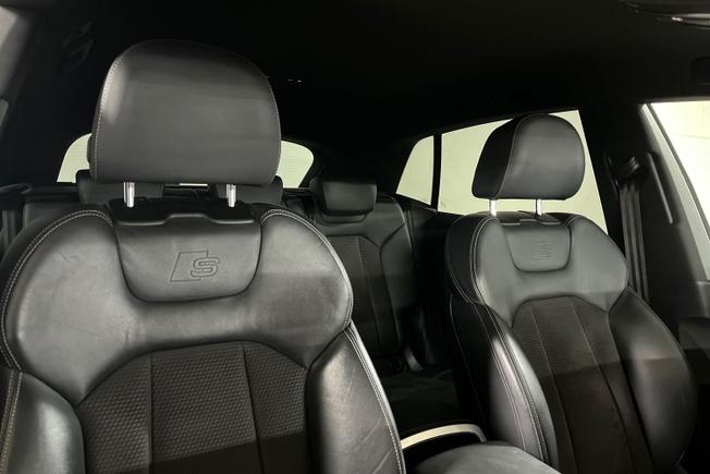 AUDI Q8 Photo 27