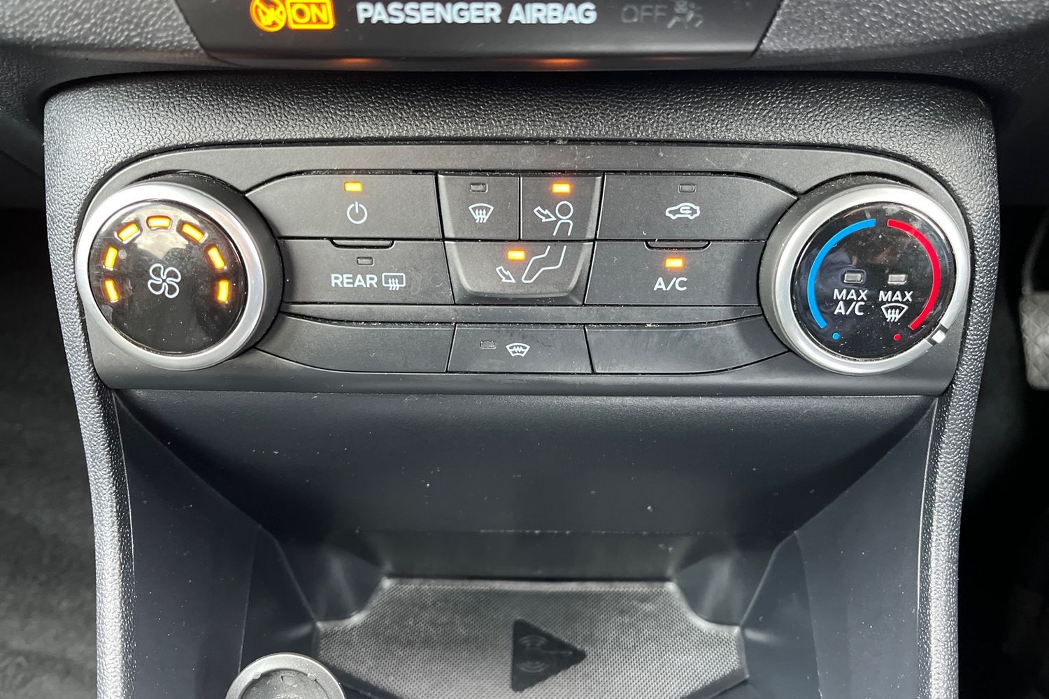 Ford Fiesta Photo 24