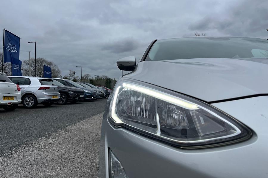 Ford Focus Photo autoimg-d37eb4002921972ccaf39f75e4d7db3b10987faf.jpg