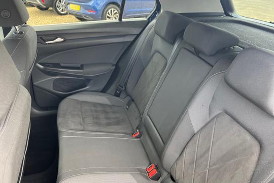 Volkswagen Golf Photo autoimg-d38132e58bb3a268f2cef1fca14b5501c6d0e919.jpg