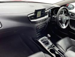 KIA Ceed Photo 2