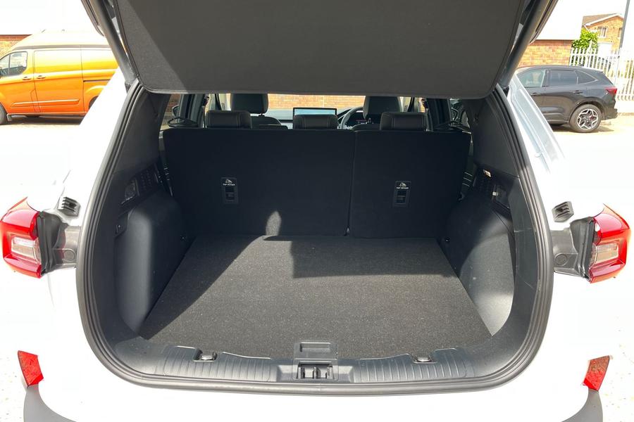 Ford Kuga Photo autoimg-d3846429600ea3c8423f01a09ec6a8d59e131dd6.jpg