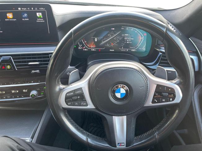 BMW 5 Series Photo 11
