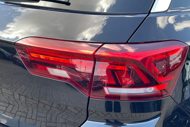 VOLKSWAGEN T-Roc Photo 18