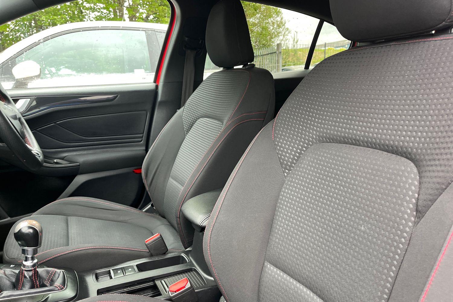 Ford FOCUS Photo 18