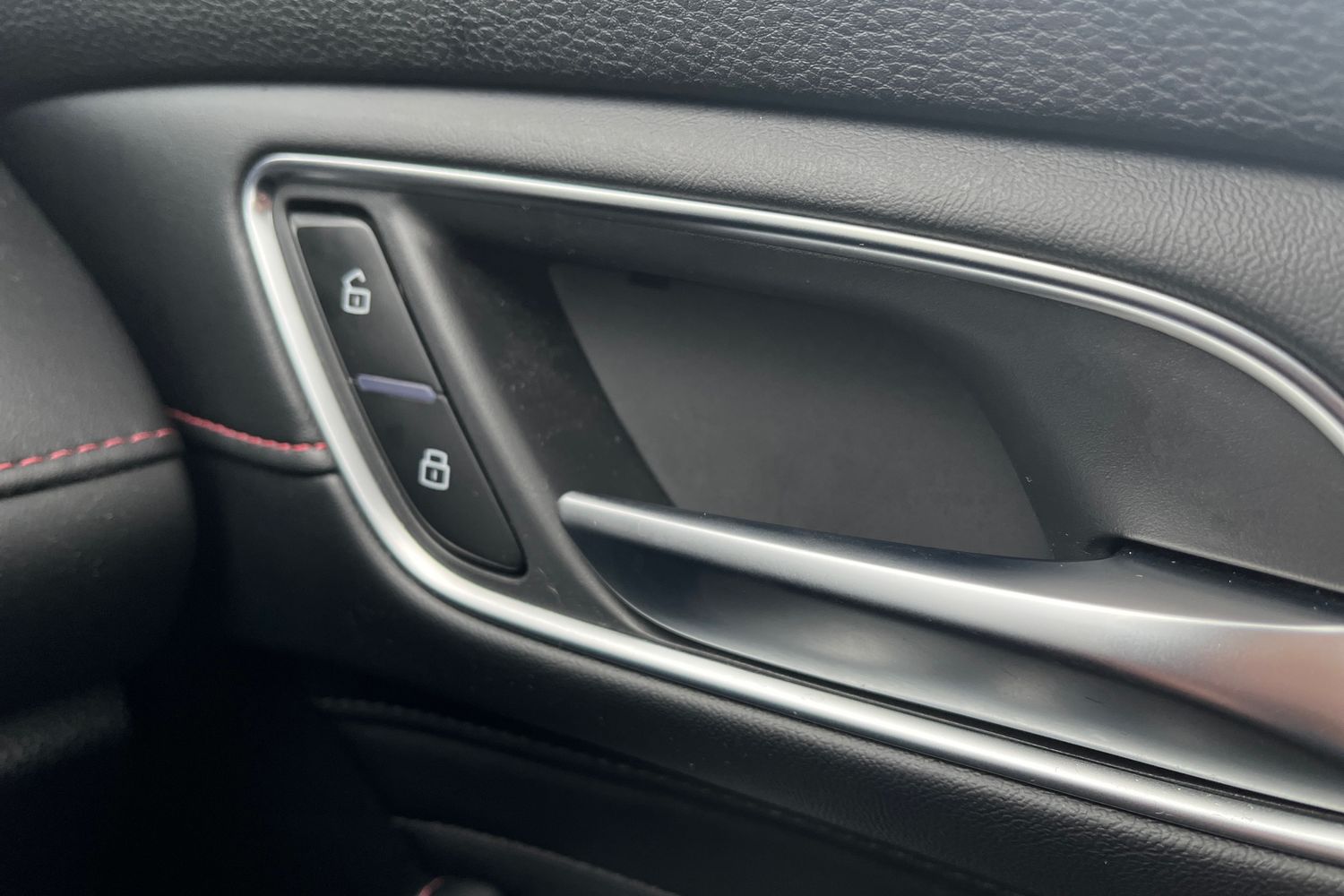 MG Motor UK HS Photo 23