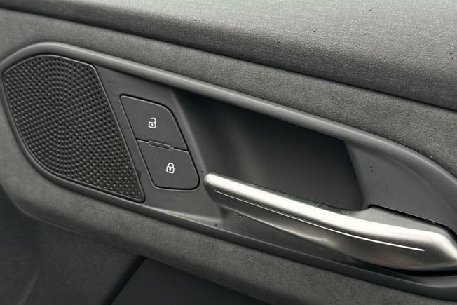 AUDI Q3 Photo 32