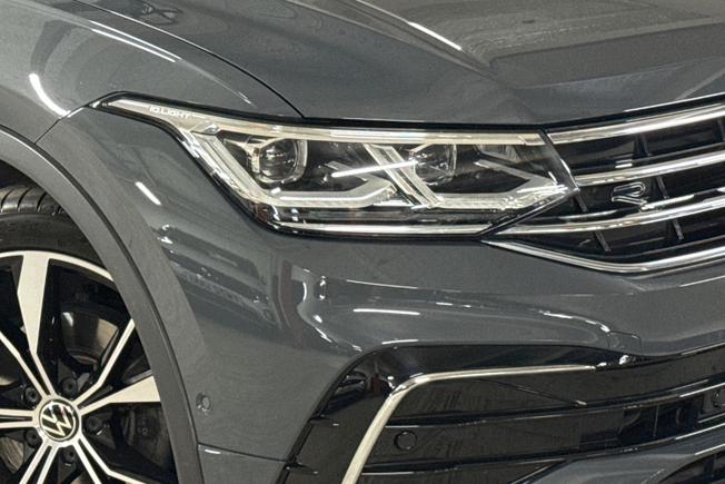 VOLKSWAGEN Tiguan Photo 19