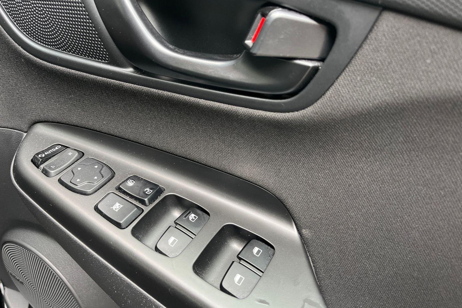 Hyundai KONA Photo 15
