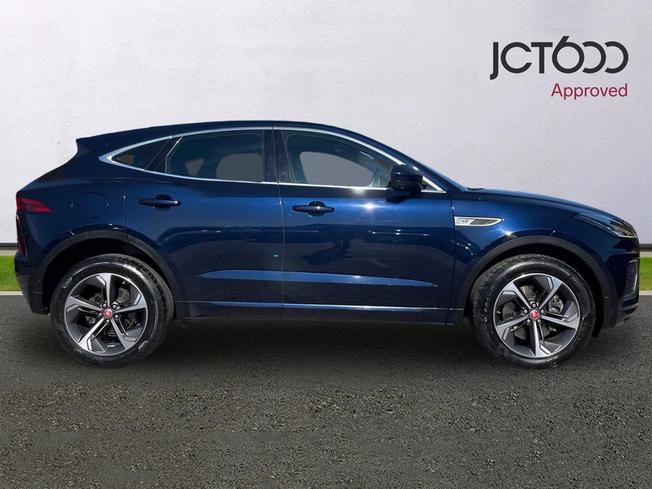 Jaguar E-PACE Photo 4