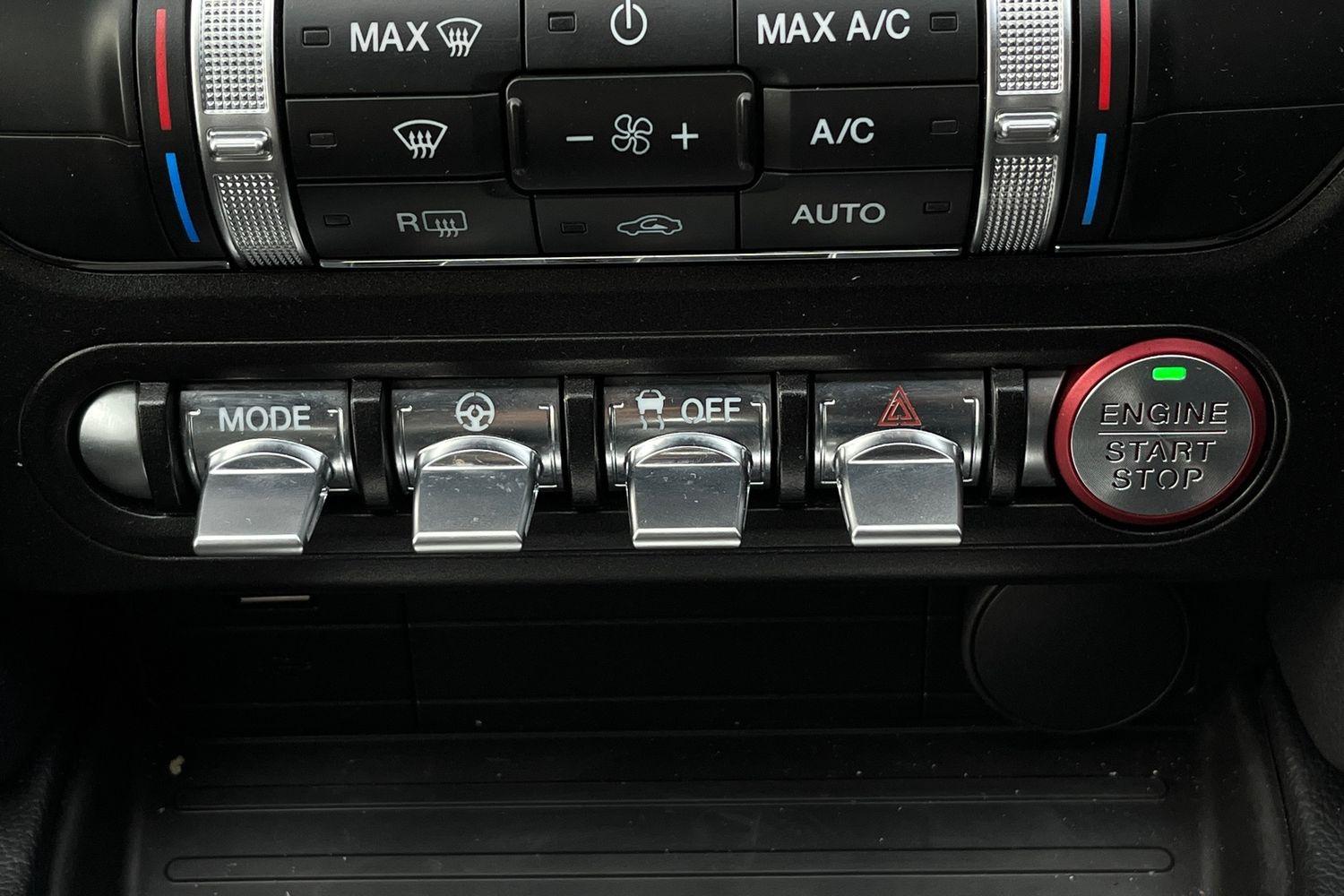 Ford Mustang Photo 31