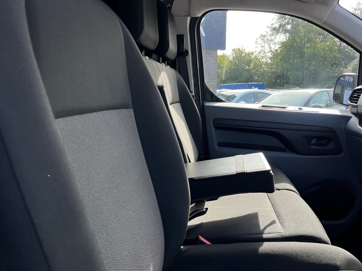 Vauxhall Vivaro Photo 27
