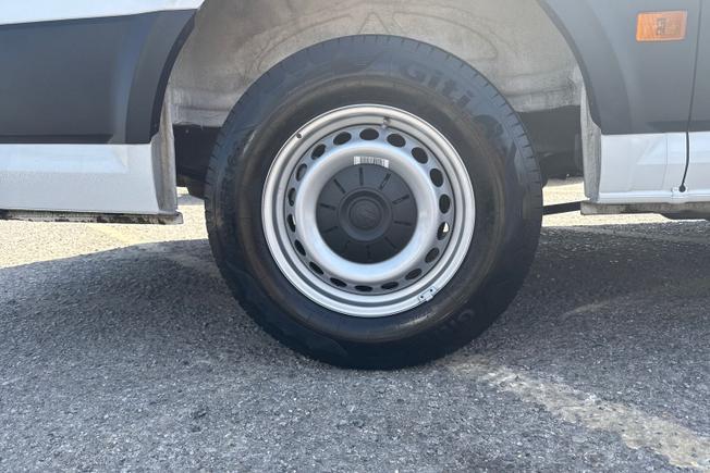 VOLKSWAGEN Crafter Photo 5