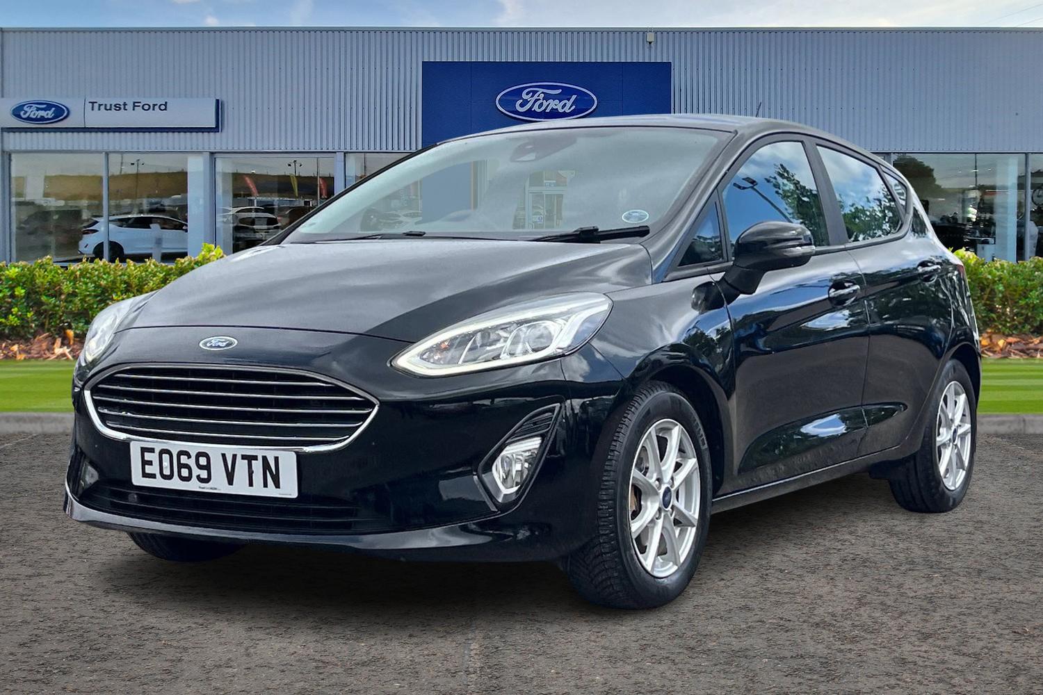 Ford FIESTA Photo 4