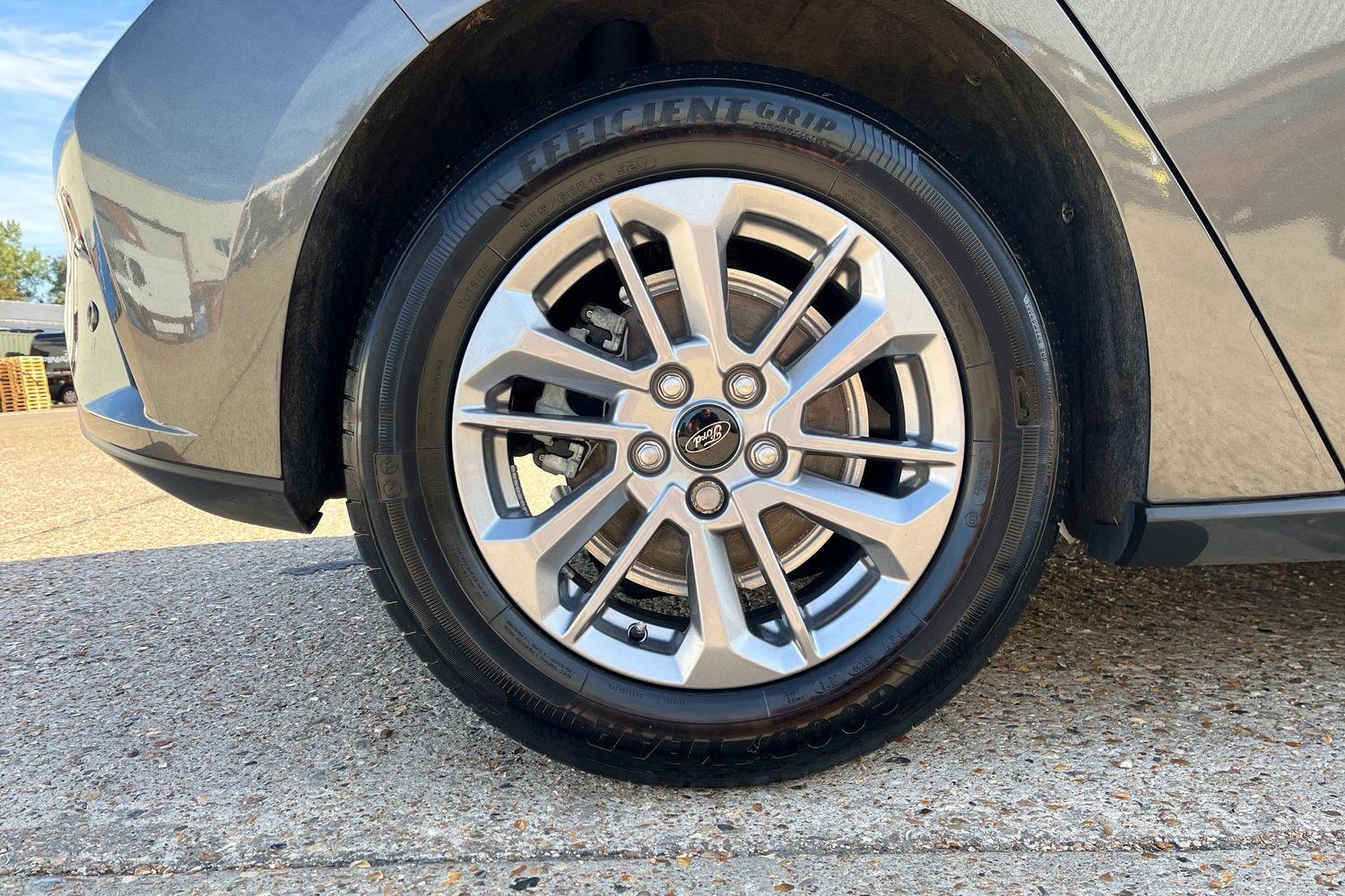 Ford Focus Photo 7