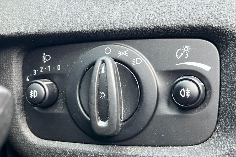 Ford Fiesta Photo autoimg-d3a25755e1bcbac635485b60a805f11f929fd5c8.jpg