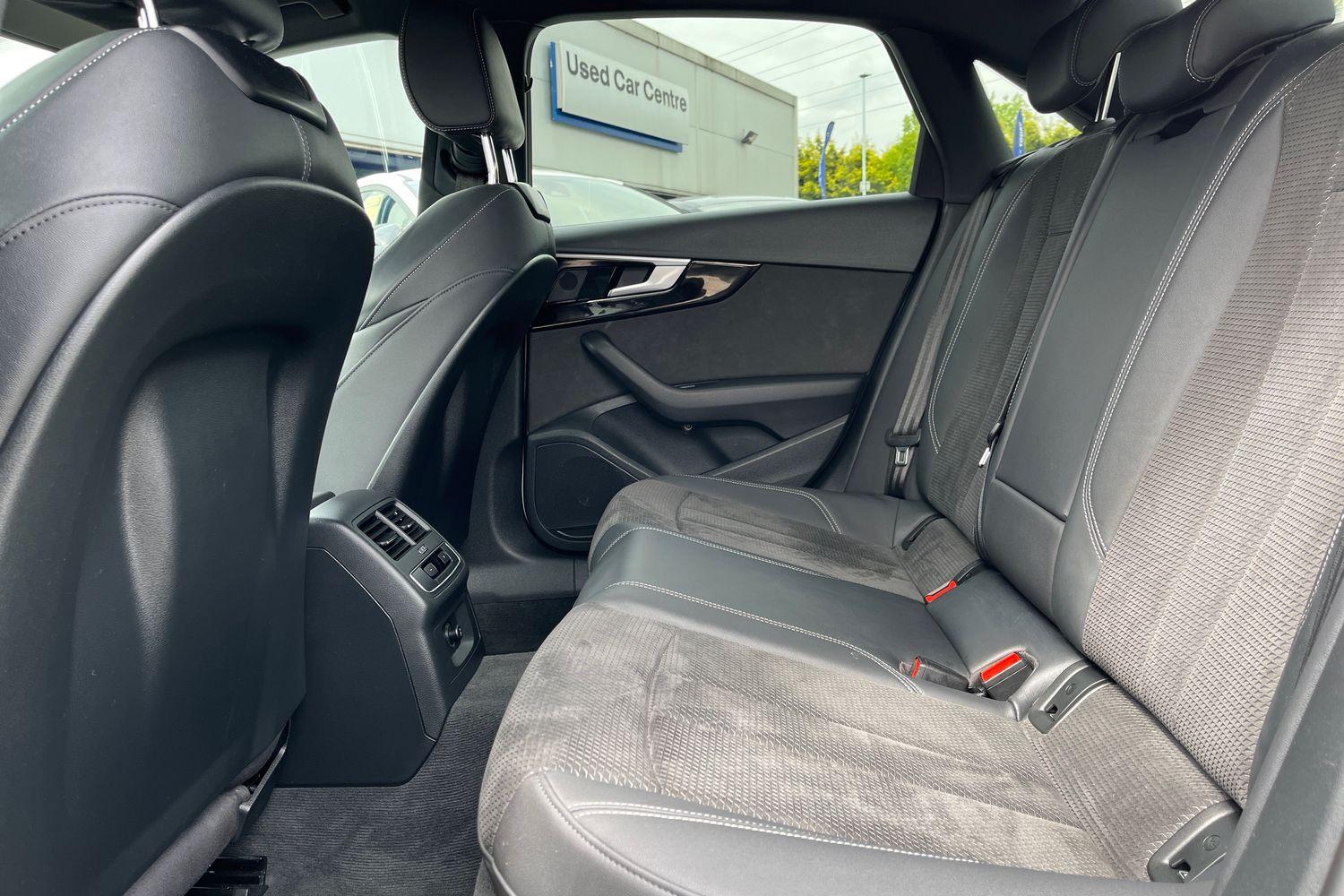 Audi A4 Photo 19