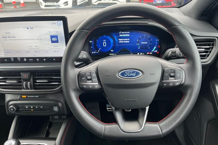 Ford FOCUS Photo autoimg-d3a95c0d82d78514b53a41db3f8bc863eddf767b.jpg