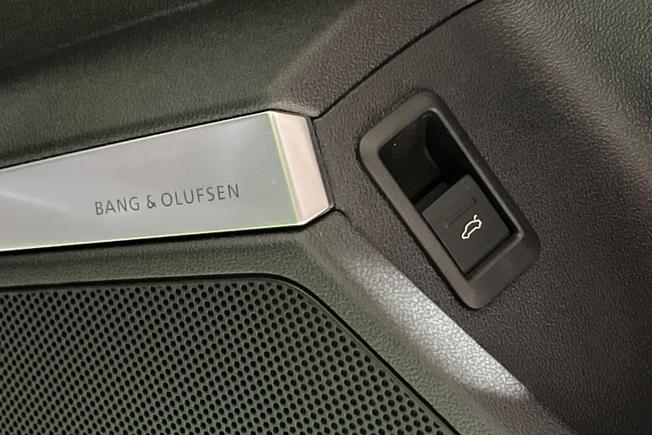 AUDI RS3 Photo 28