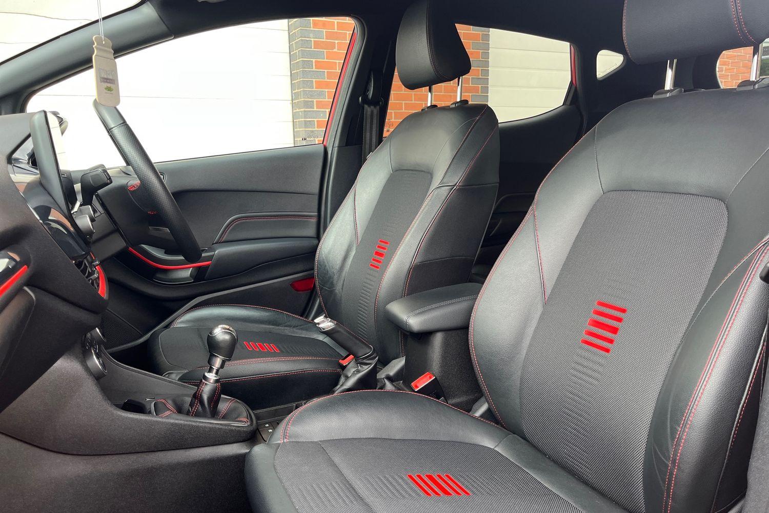 Ford Fiesta Photo 18