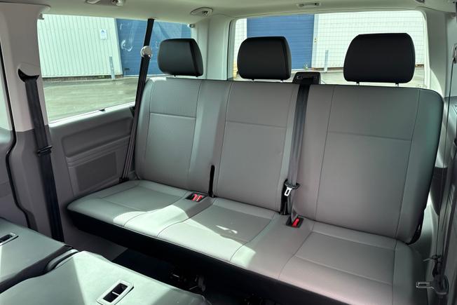 Volkswagen Transporter Shuttle Photo 46