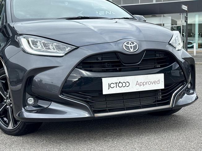 TOYOTA Yaris Photo 23