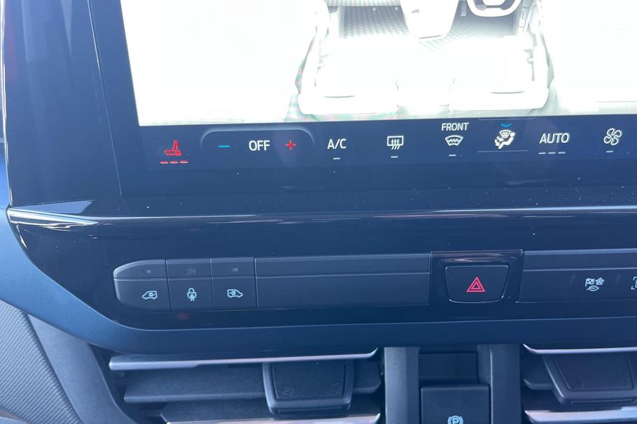 Used Ford TOURNEO CUSTOM EN25FND 36