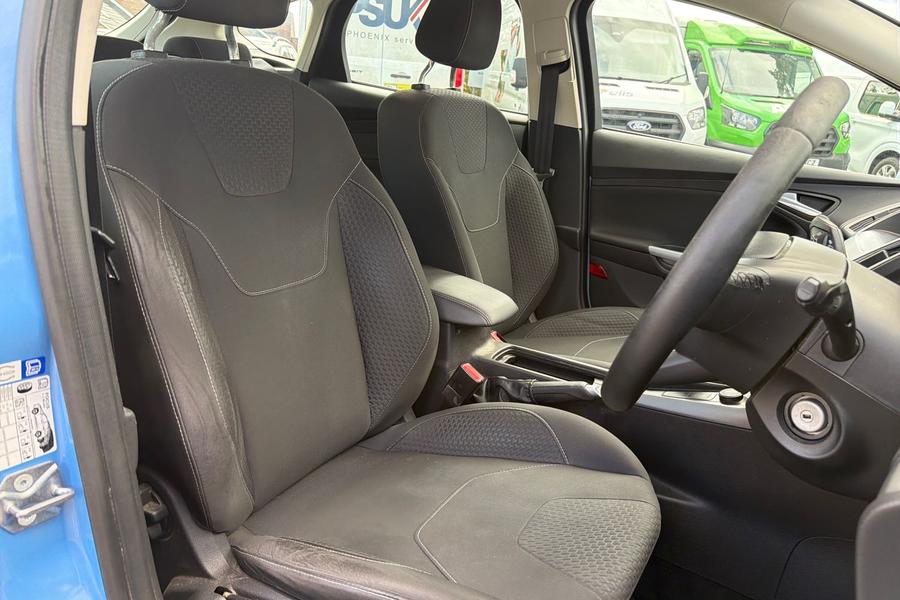Ford Focus Photo autoimg-d3ba0e494f4be1aea2d2172044a722b245b8408b.jpg