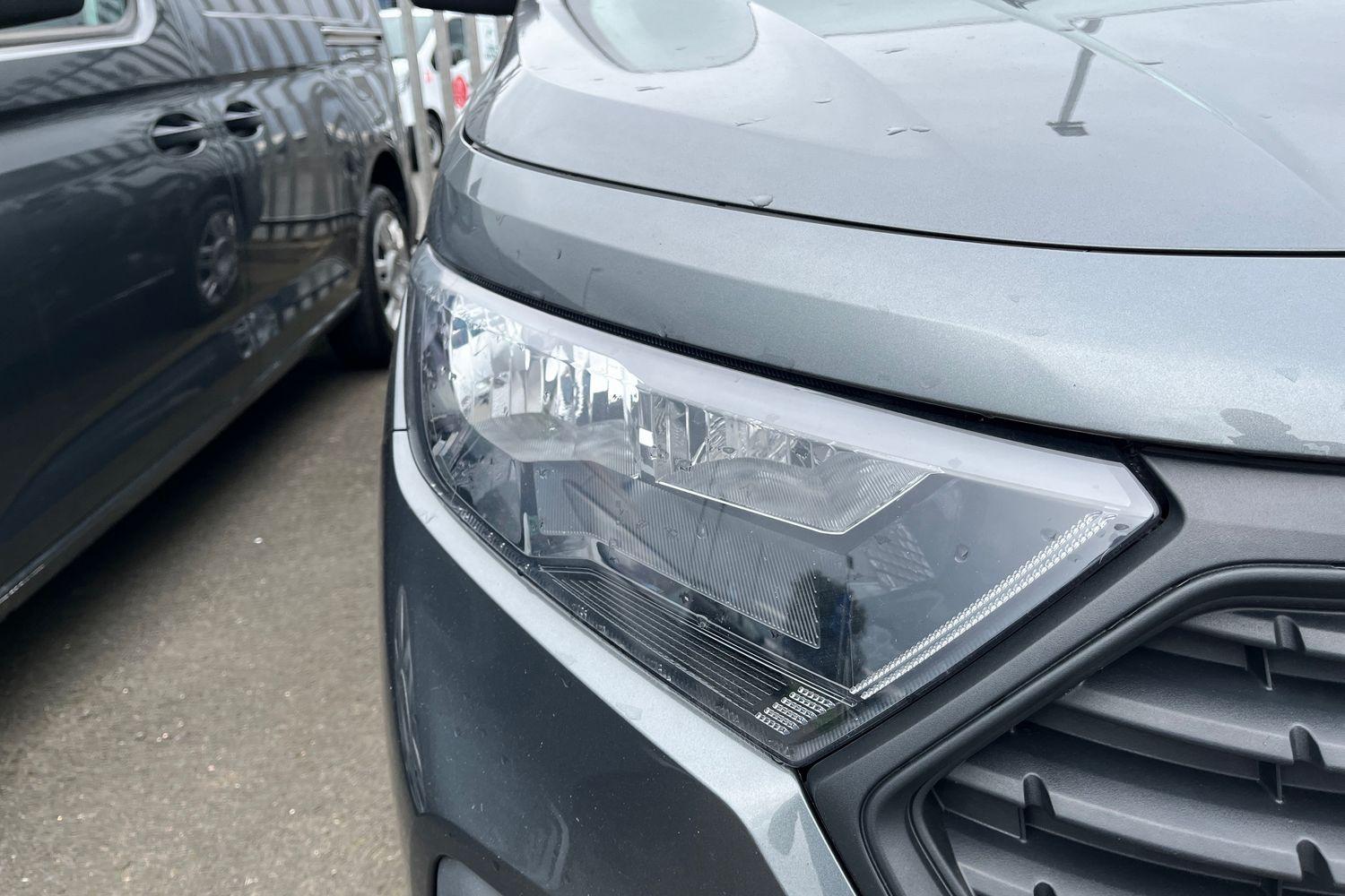 Ford TRANSIT CONNECT Photo 16