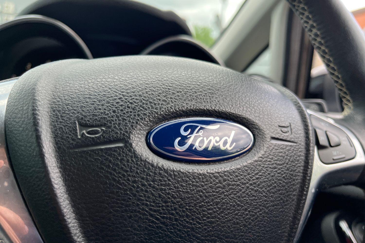 Ford FIESTA Photo 38