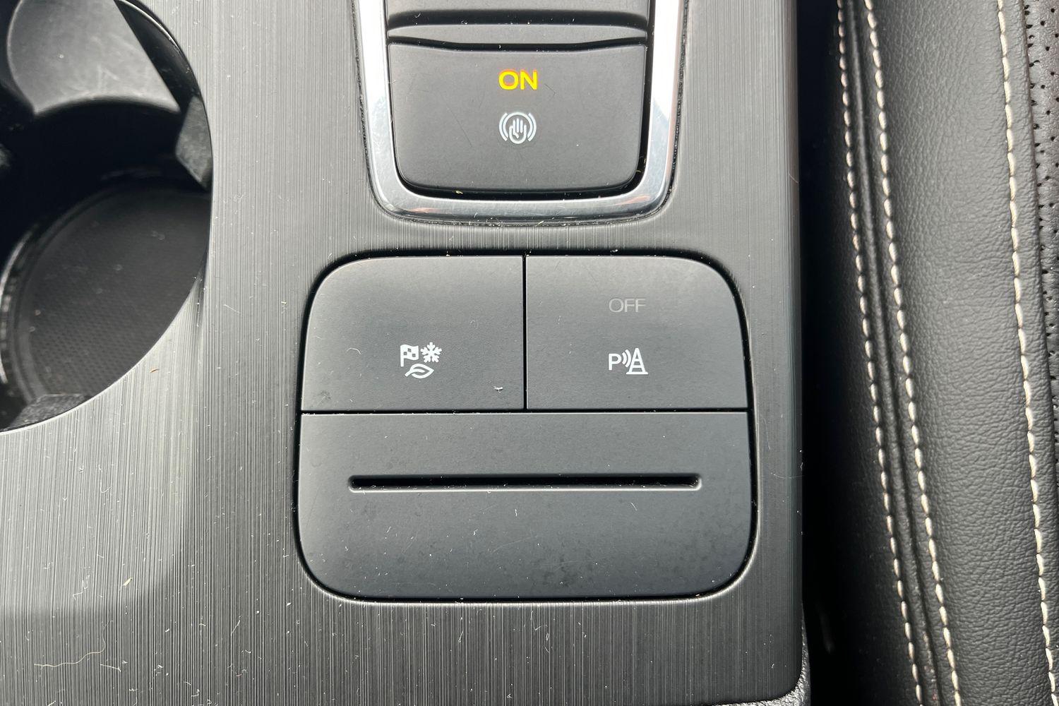 Ford KUGA Photo 36
