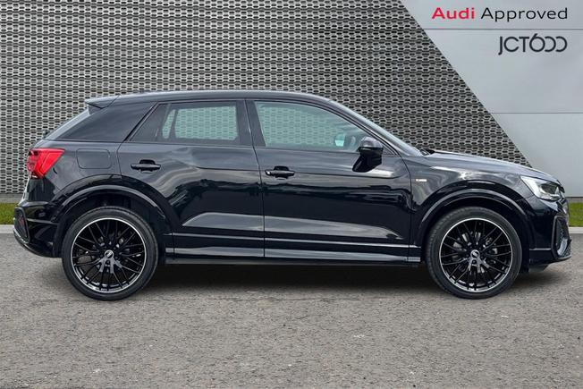 AUDI Q2 Photo 4
