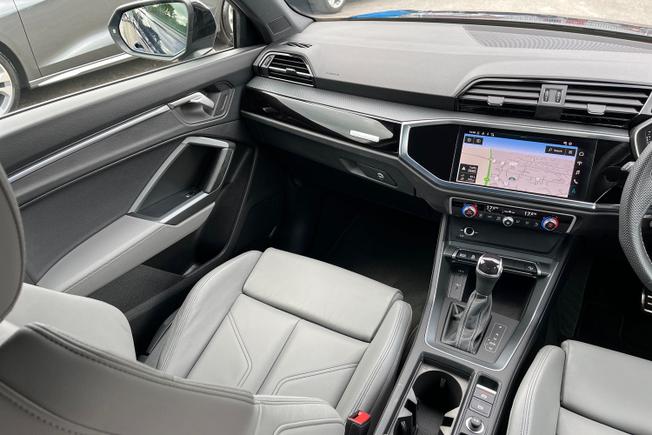 AUDI Q3 Photo 58