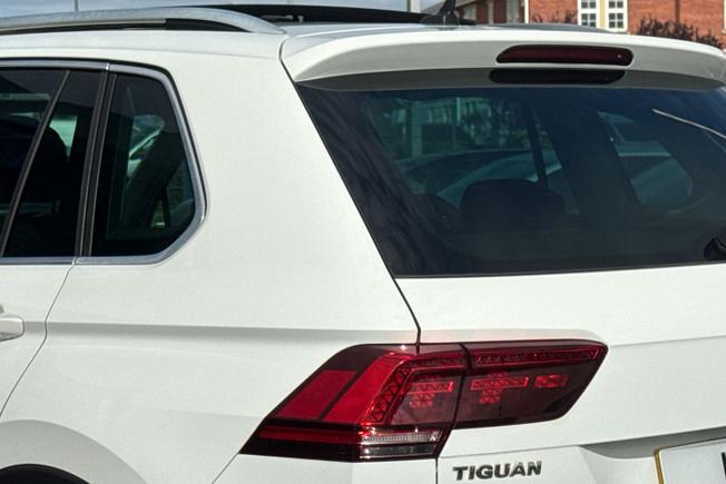 VOLKSWAGEN Tiguan Photo 50