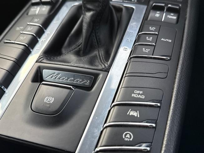 Porsche Macan Photo 35
