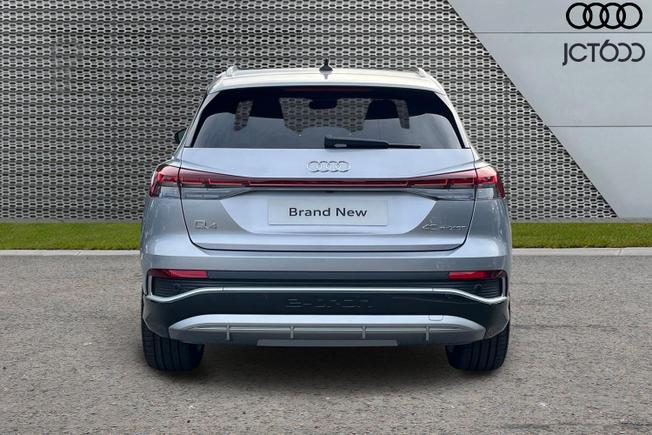 AUDI Q4 e-tron Photo 7