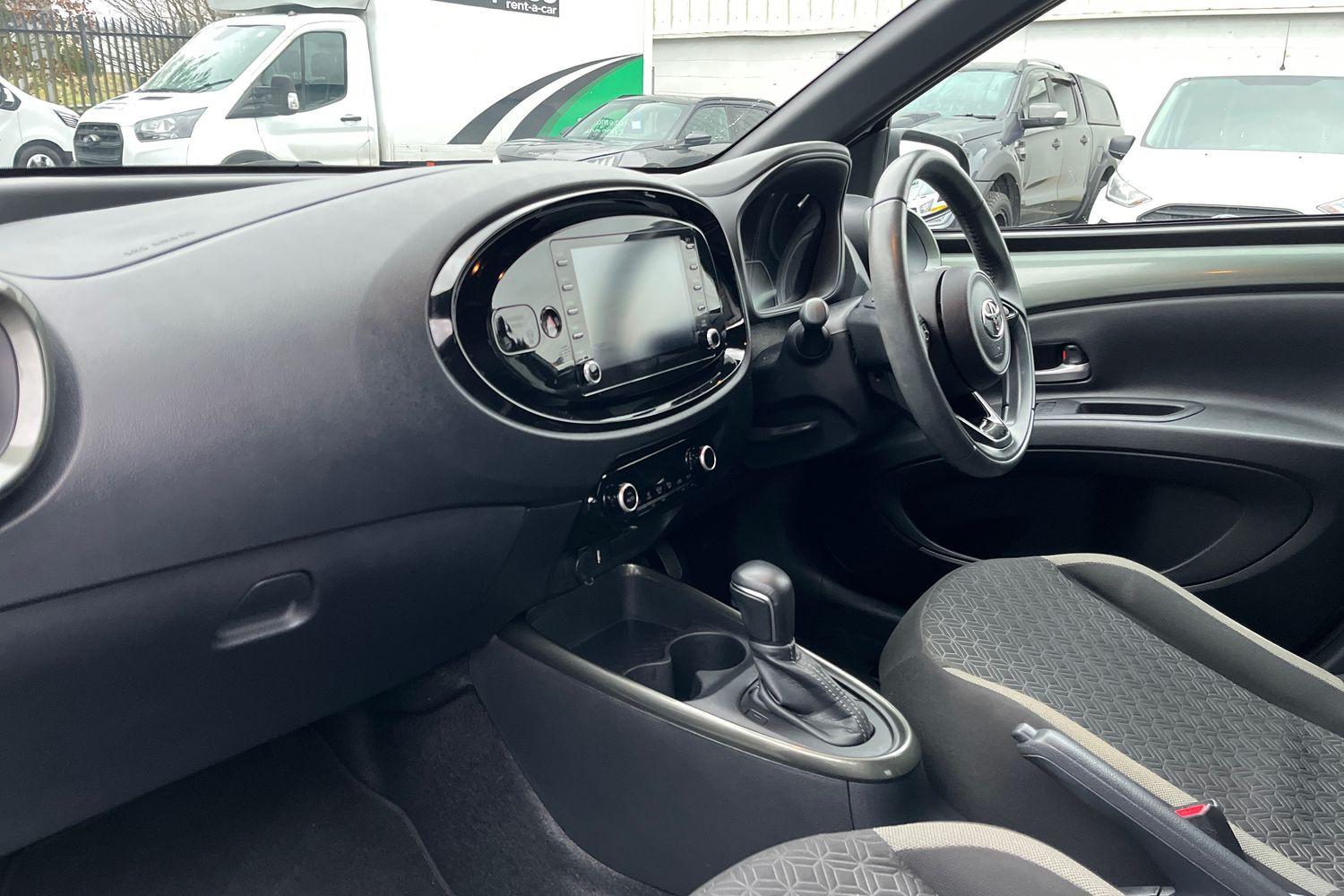 Toyota AYGO X Photo 17
