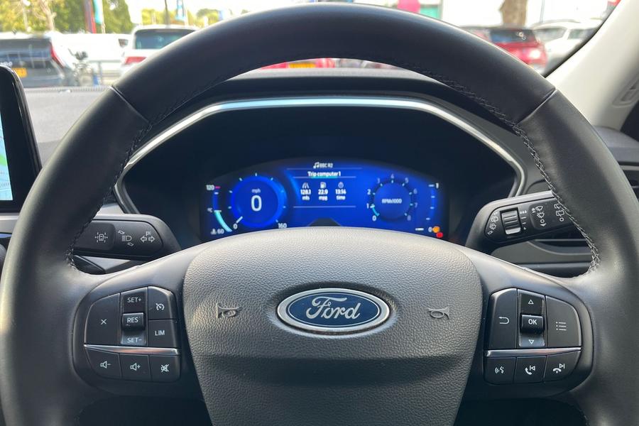 Ford KUGA Photo autoimg-d3dc3cbc2c97439a1096fa2d494b15e302274767.jpg