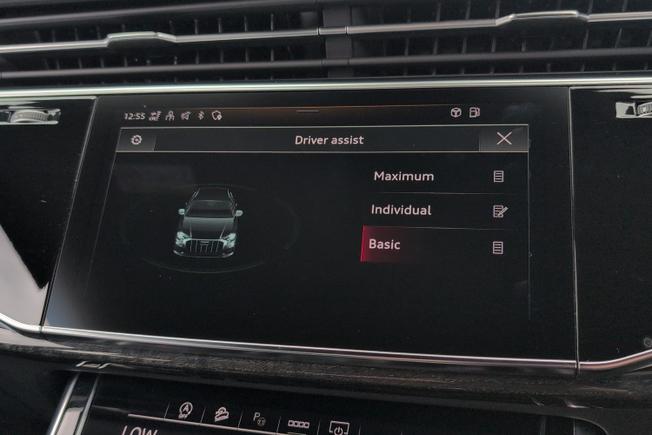 AUDI Q8 Photo 38
