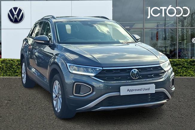 Volkswagen T-Roc Photo 1