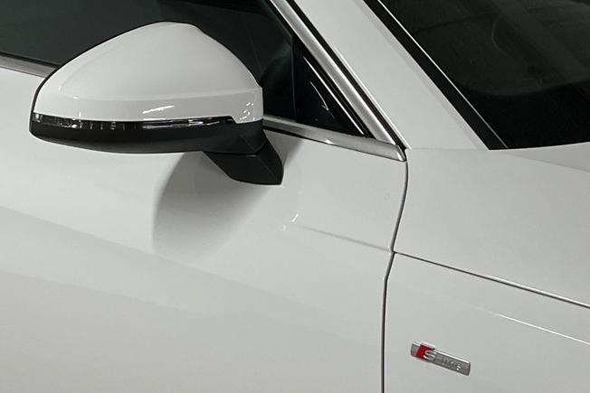 AUDI A4 Avant Photo 20