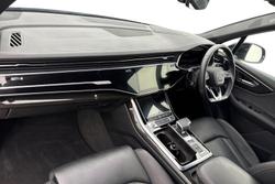 AUDI Q7 Photo 2