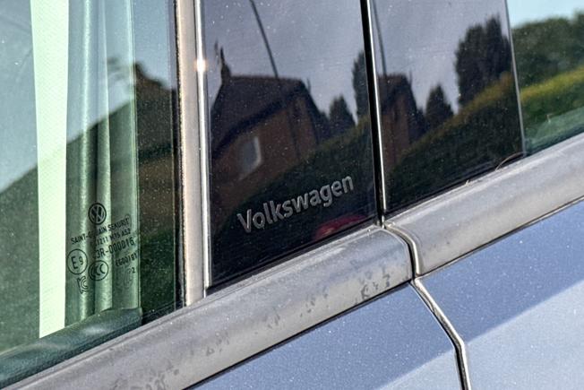 VOLKSWAGEN T-Roc Photo 24